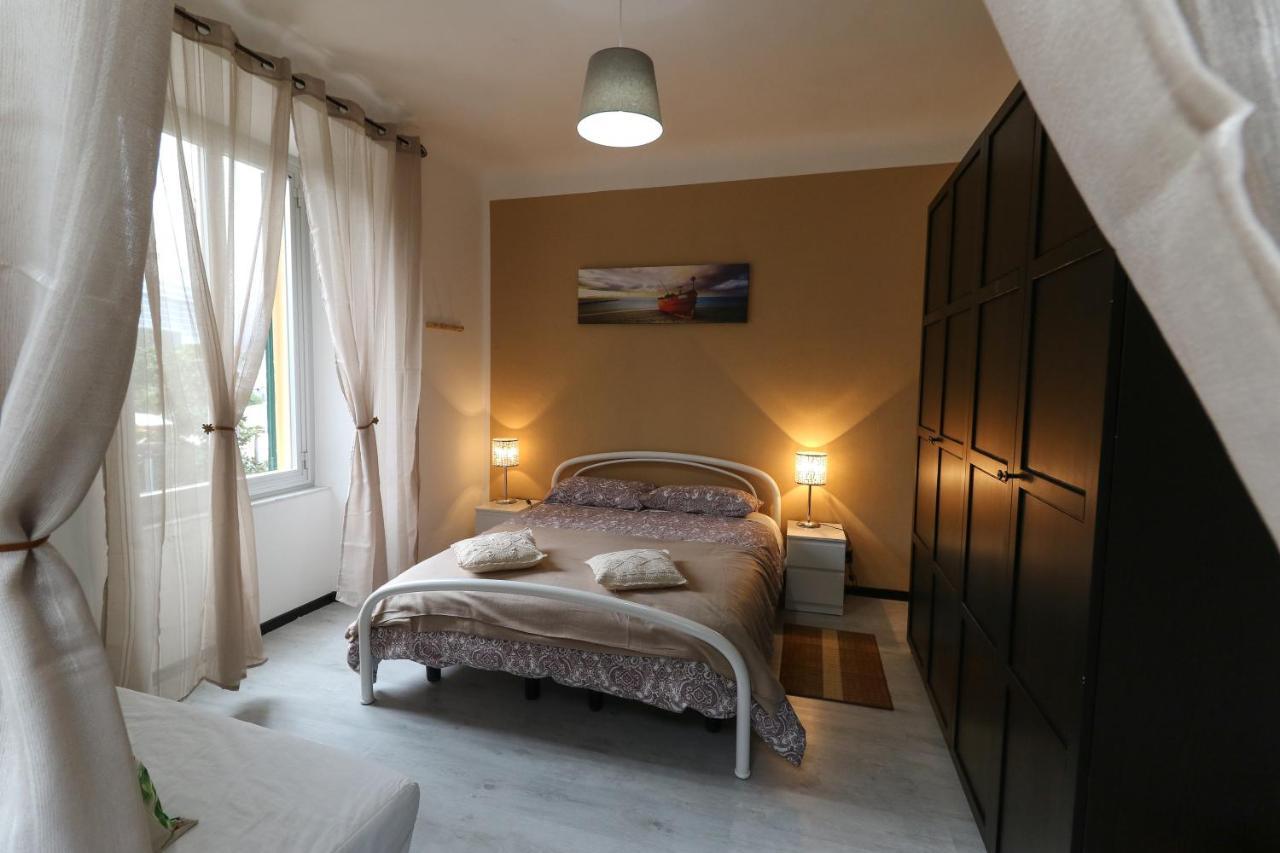 La Darsena. Apartment Savona Bagian luar foto